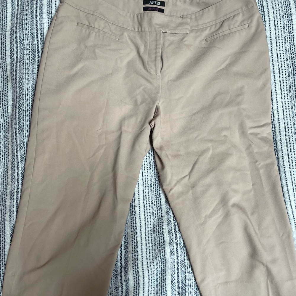 Women’s  Petite Curvy Fit Apt 9 Capri Pants Sz 16p